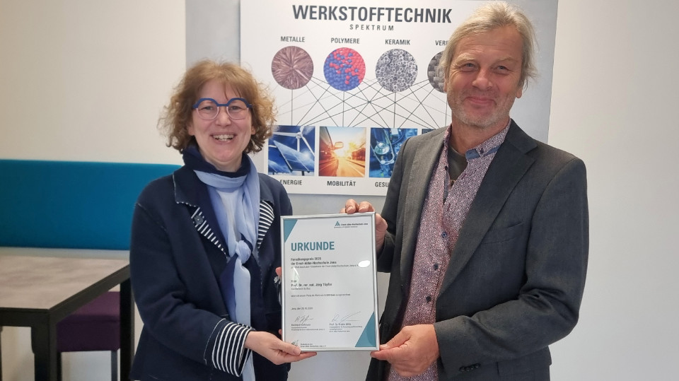 Prof. Töpfer erhält Forschungspreis 2025 der EAH Prof. Töpfer erhält Forschungspreis 2025 der EAH