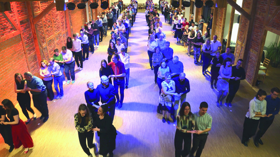 Jena beteiligt sich am Bachata Weltrekordversuch