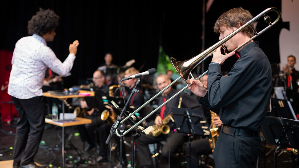 Big Band-Klänge voller Weihnachtszauber