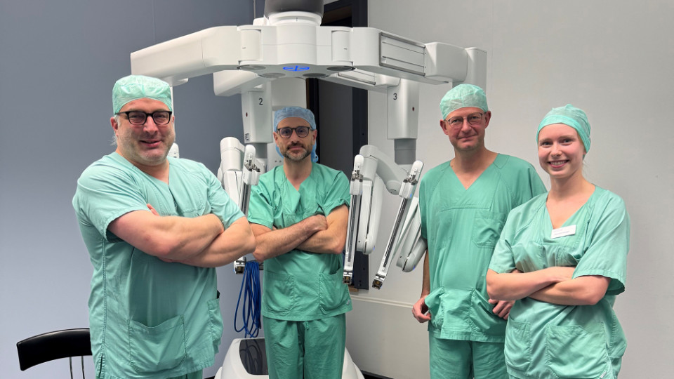 Erste roboter-gestützte Bypass-Operationen am UKJ