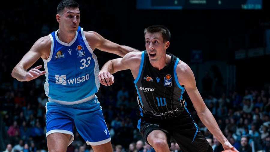 Science City Jena unterliegt bei den Skyliners Frankfurt Science City Jena unterliegt bei den Skyliners Frankfurt