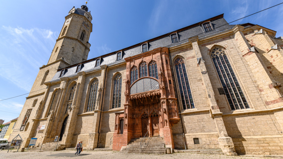Weihnachtsliedersingen auf dem Kirchplatz
