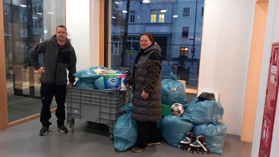 Fundbüro spendet rund 500 nicht abgeholte Gegenstände