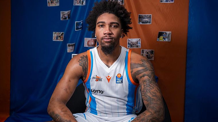 Probespieler verstärkt Basketballteam 