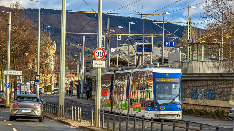 Nächtliche Gleisarbeiten in der Oberaue