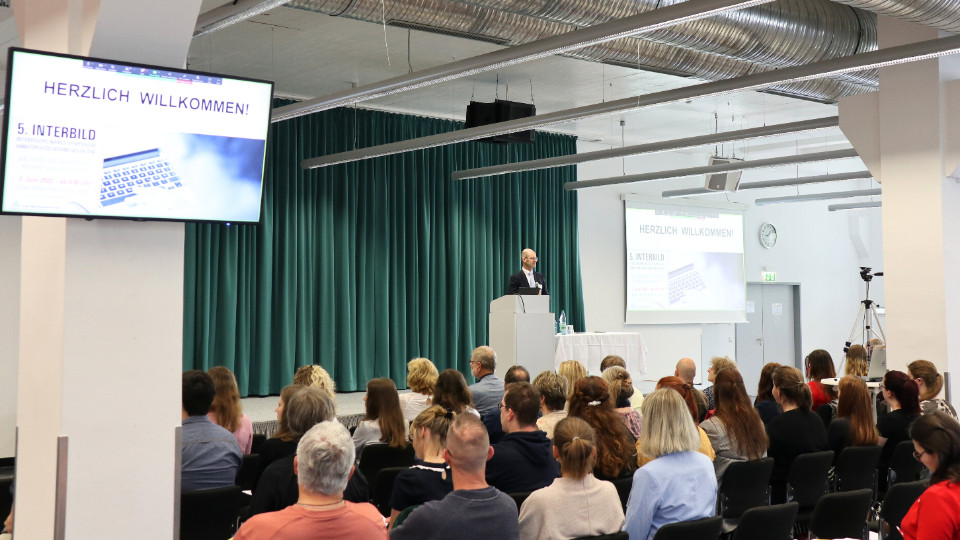 Symposium beleuchtet gesundes Arbeiten in der digitalen Welt