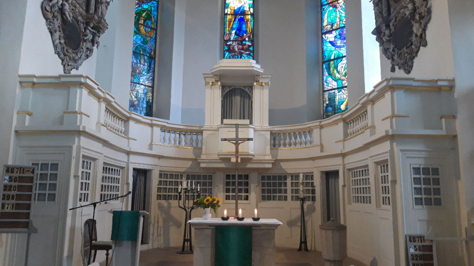 Konfirmandenvorstellung und Benefiz-Flohmarkt