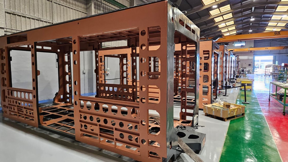 Weitere neun Lichtbahnen in Produktion