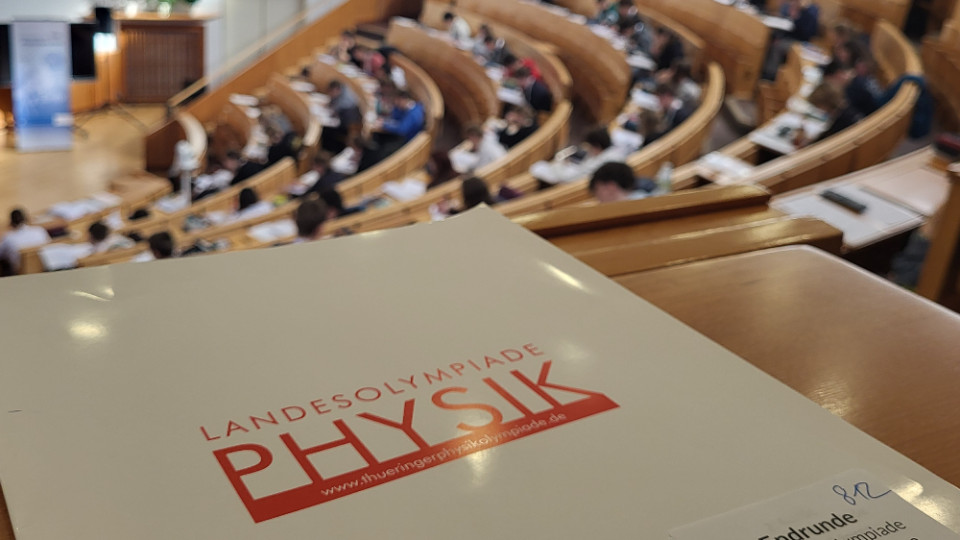 Uni erstmals Gastgeberin der Finalrunde der 35. Thüringer Physikolympiade