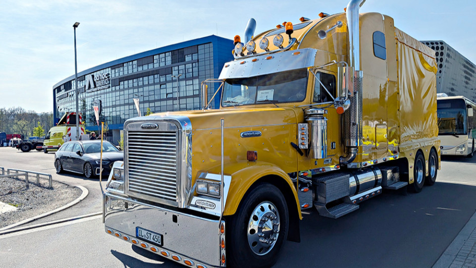 Trucker erfüllten Kinderträume in Jena