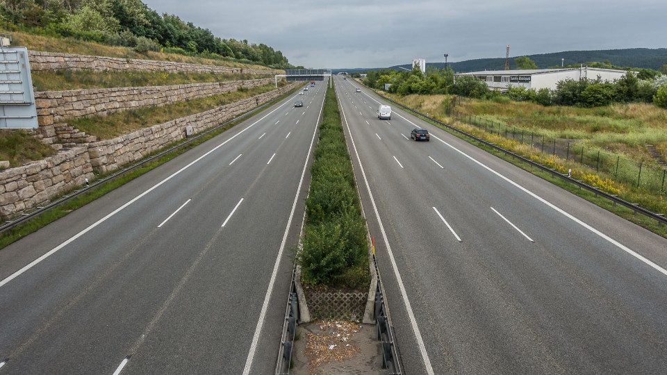 Umfangreiche Fahrbahnerneuerung auf der A4