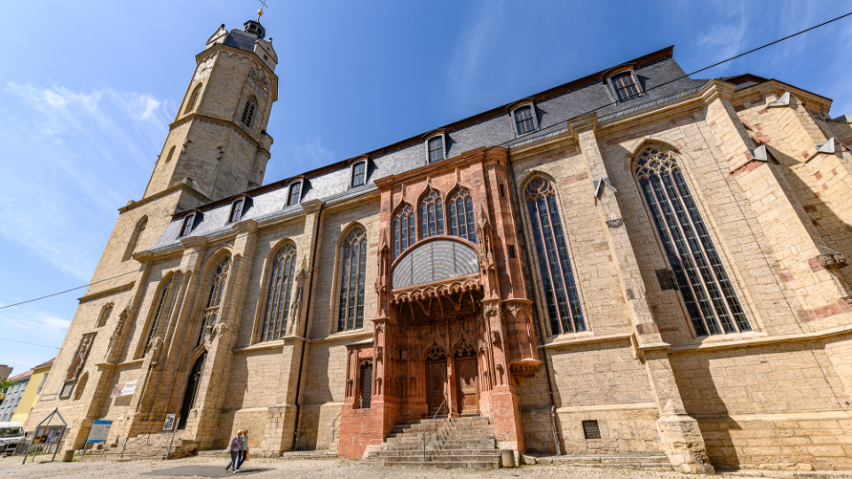 Friedensliedersingen auf den Stufen der Stadtkirche