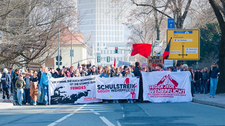 Schulstreik gegen Wehrpflicht am 8. Mai 