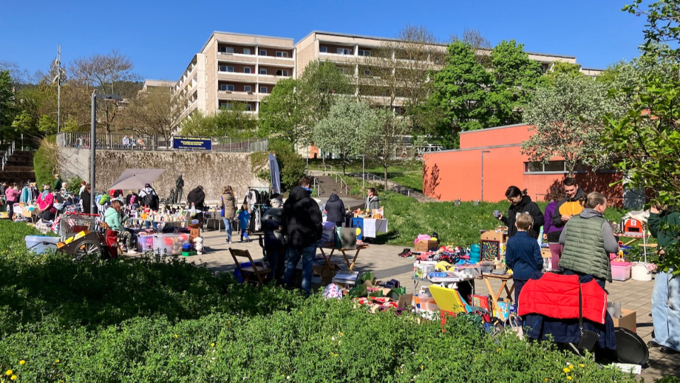 Trödelmarkt rund um den Flößerbrunnen