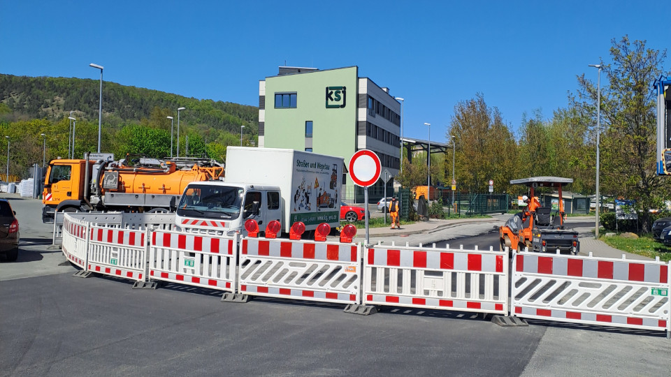 Straßendeckensanierung in der Löbstedter Straße vorzeitig fertig