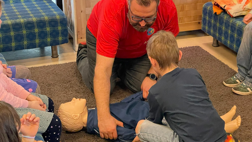 Forschernachmittag an DUALINGO-Grundschule begeistert