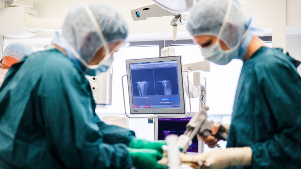 Wenn ein künstliches Hüft- oder Kniegelenk nötig wird