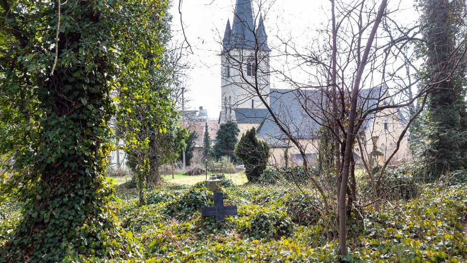 „JohannisMomente“ auf dem Johannisfriedhof