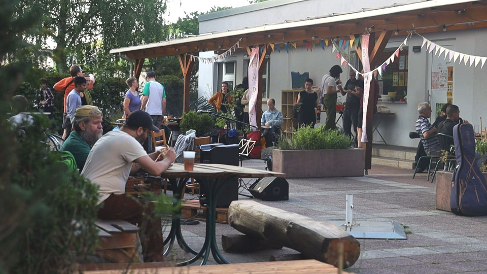 Nachbarschaftsfest und Party in Emils Ecke