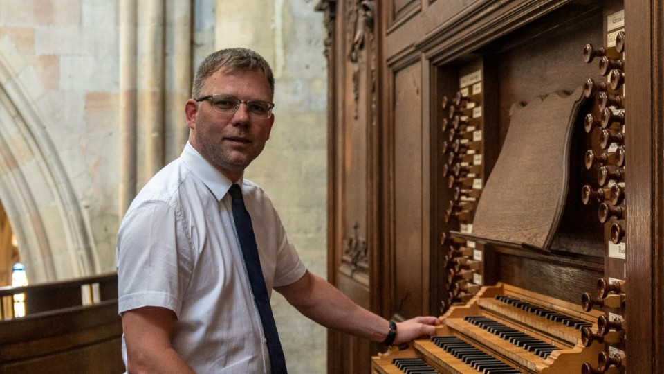 Preisgekrönter Organist beim Orgelsommer Preisgekrönter Organist beim Orgelsommer