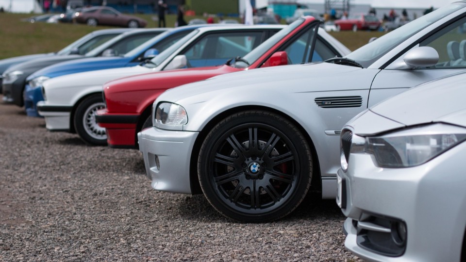 Zahl-der-E-Autos-und-Hybride-im-Landkreis-steigt