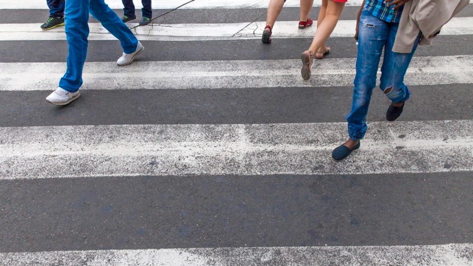 Teure-DIN-Normen-bremsen-Verkehrssicherheit-aus