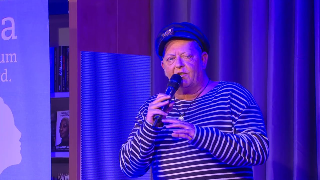 Captain Comedy legt in der Thalia Buchhandlung Schwerin an Captain Comedy legt in der Thalia Buchhandlung Schwerin an