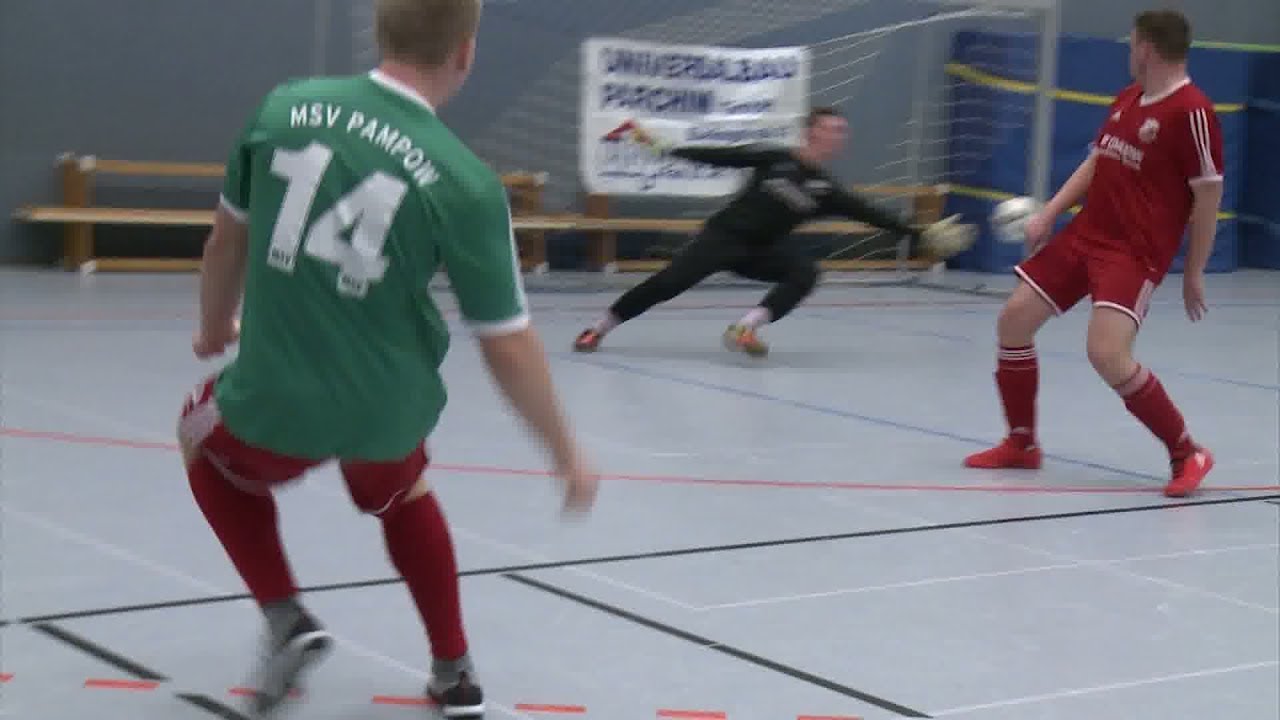 Mit Hallenfußball ins neue Jahr starten Mit Hallenfußball ins neue Jahr starten