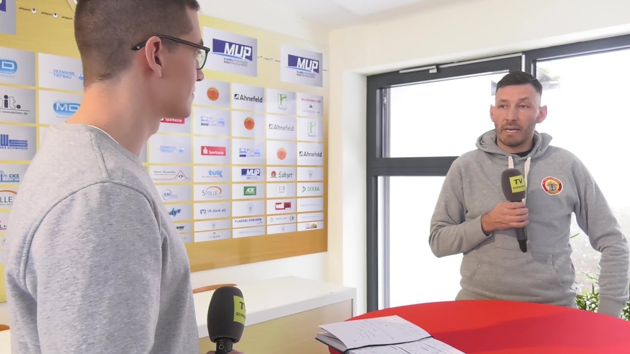 Cheftrainer Stefan Lau verlängert beim FC Mecklenburg Schwerin Cheftrainer Stefan Lau verlängert beim FC Mecklenburg Schwerin