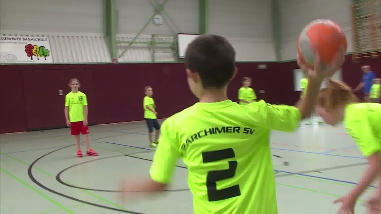 Parchimer Handball E- und F-Jugend gemeinsam im Trainingslager Parchimer Handball E- und F-Jugend gemeinsam im Trainingslager