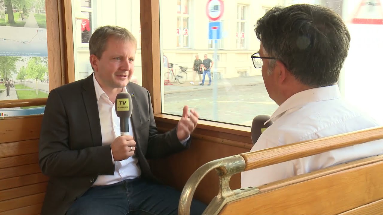 Fast fünf Jahre im Amt: Sonderfahrt mit Schwerins Oberbürgermeister Badenschier Fast fünf Jahre im Amt: Sonderfahrt mit Schwerins Oberbürgermeister Badenschier