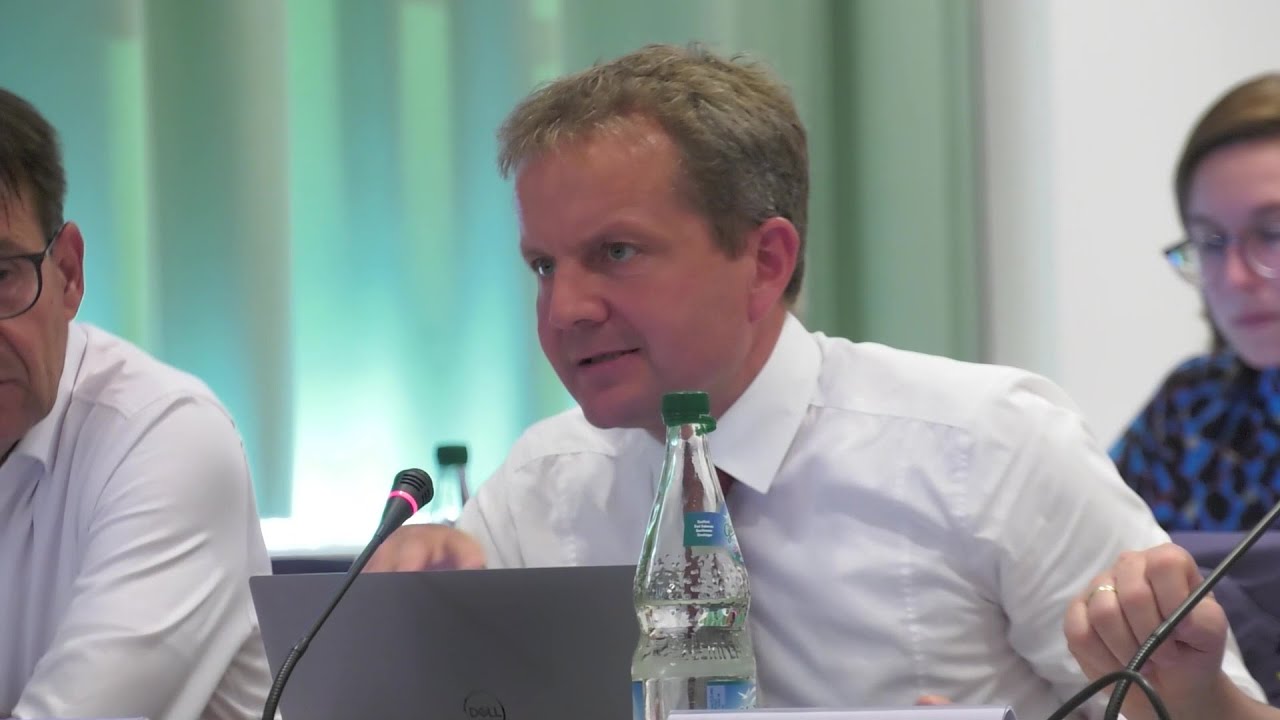 Oberbürgermeister Dr. Rico Badenschier erhält Rüge der Stadtvertretung
