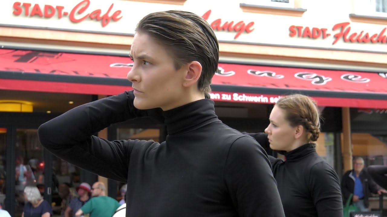 Slowmotion-Kunst in Schwerins Innenstadt