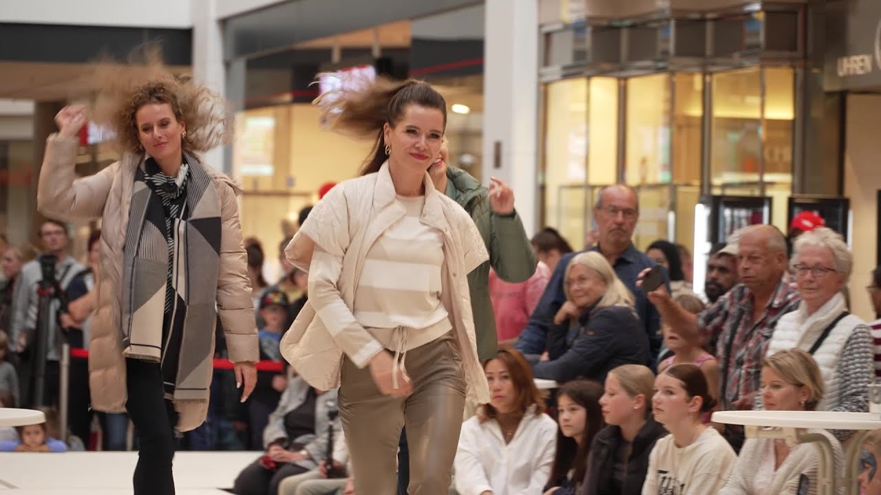 Abgeseilte Modenschau - 25 Jahre Schloßparkcenter