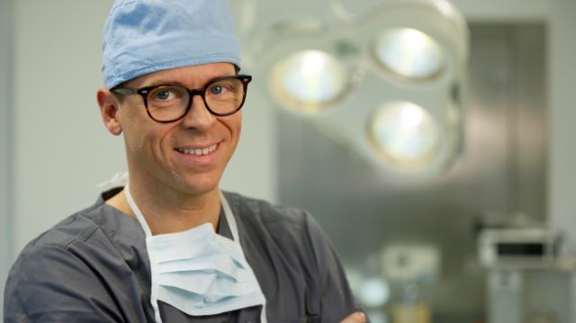 Wie Corona den Arbeitsalltag verändert: Schönheitschirurg Dr. Timo Spanholtz