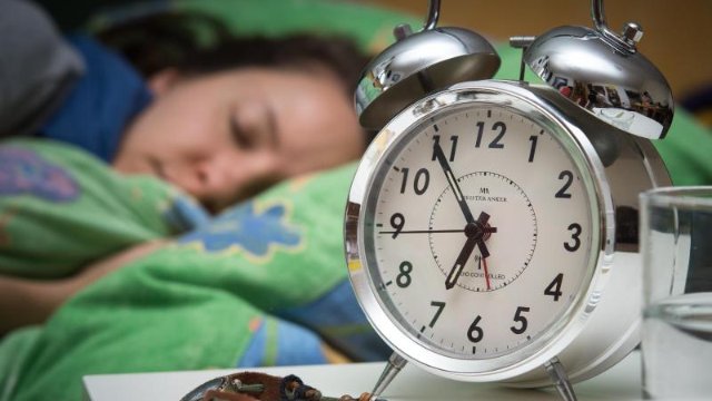 Sieben Stunden Schlaf ab dem mittleren Alter optimal