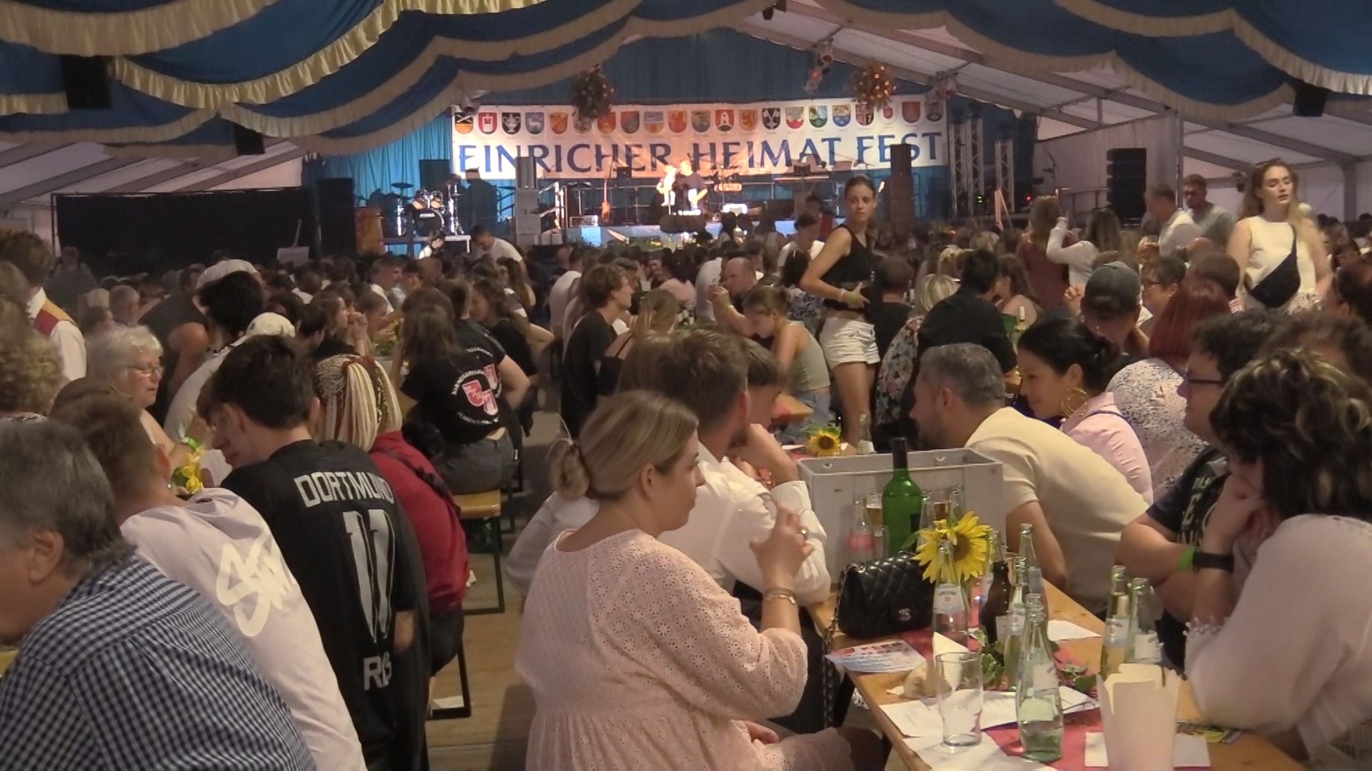 Irrer Bartholomäusmarkt in Katzenelnbogen: Besucher lassen es krachen im Festzelt!