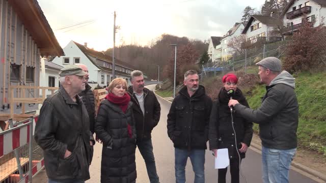Anwohner in Arzbach zahlen Vermögen für eine Straße ohne Nutzen: Jetzt wehren sie sich!