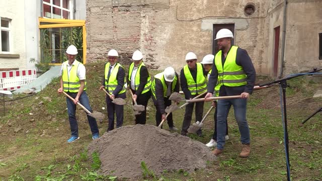 Spatenstich am Alten Rathaus in Lahnstein: Sanierung des unter Denkmalschutz stehenden Gebäudes beginnt
