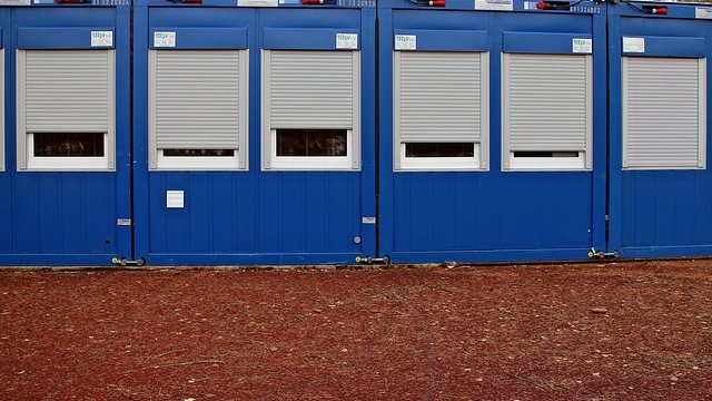 Bad Neuenahr-Ahrweiler stellt erste Container auf