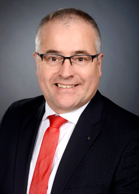 Jörg Perscheid bleibt Vorstandsmitglied der Sparkasse