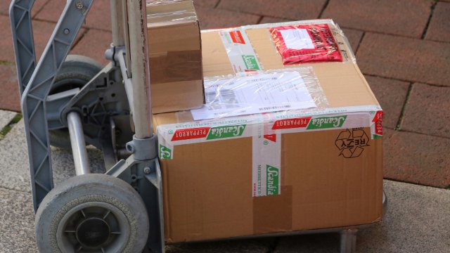 Paketbetrüger mit gefälschtem Ausweis