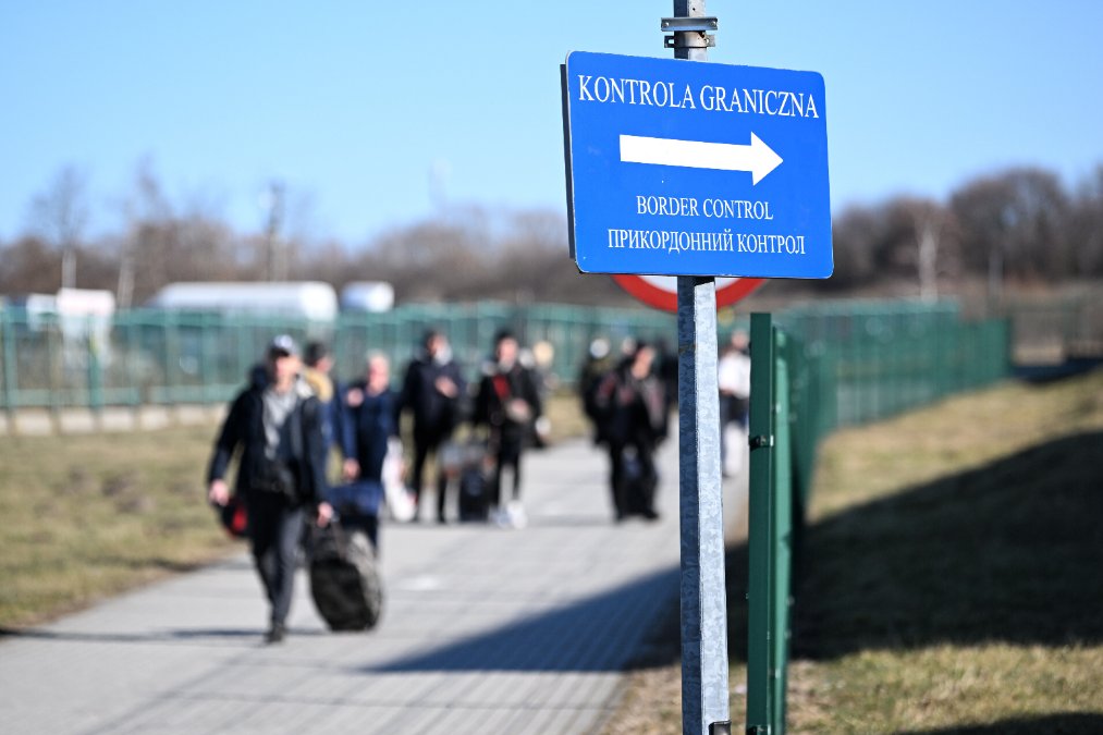 Ukraine: Männer von 18 bis 60 dürfen Land nicht verlassen Ukraine: Männer von 18 bis 60 dürfen Land nicht verlassen