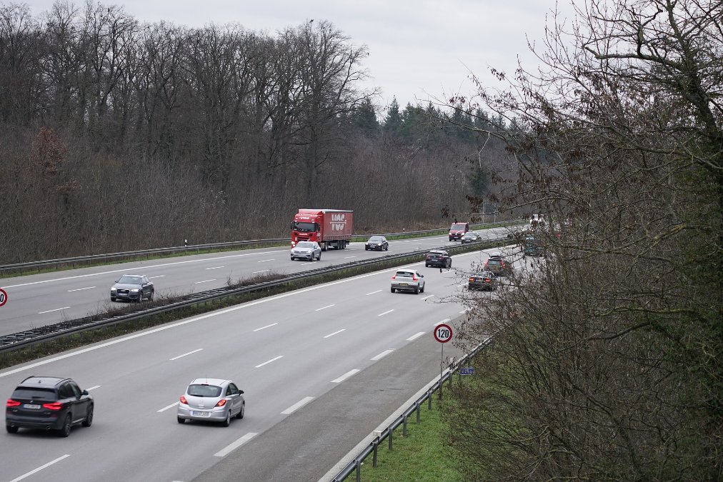 Verfolgungsfahrt mit mehreren Verletzten auf der A3 Verfolgungsfahrt mit mehreren Verletzten auf der A3