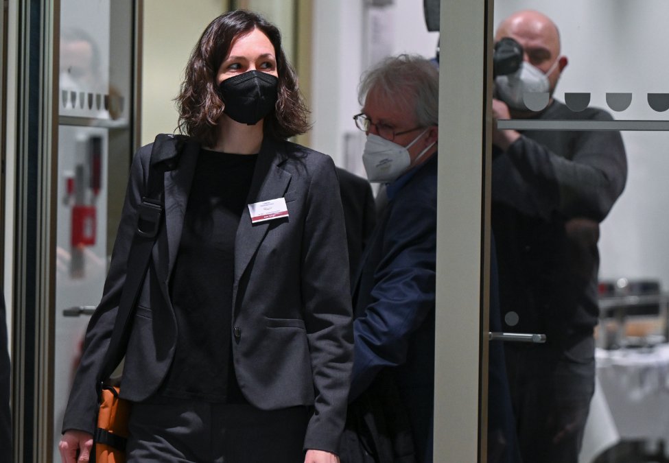 Spiegel sagt zur Flutkatastrophe aus und weist Vorwürfe zurück Spiegel sagt zur Flutkatastrophe aus und weist Vorwürfe zurück