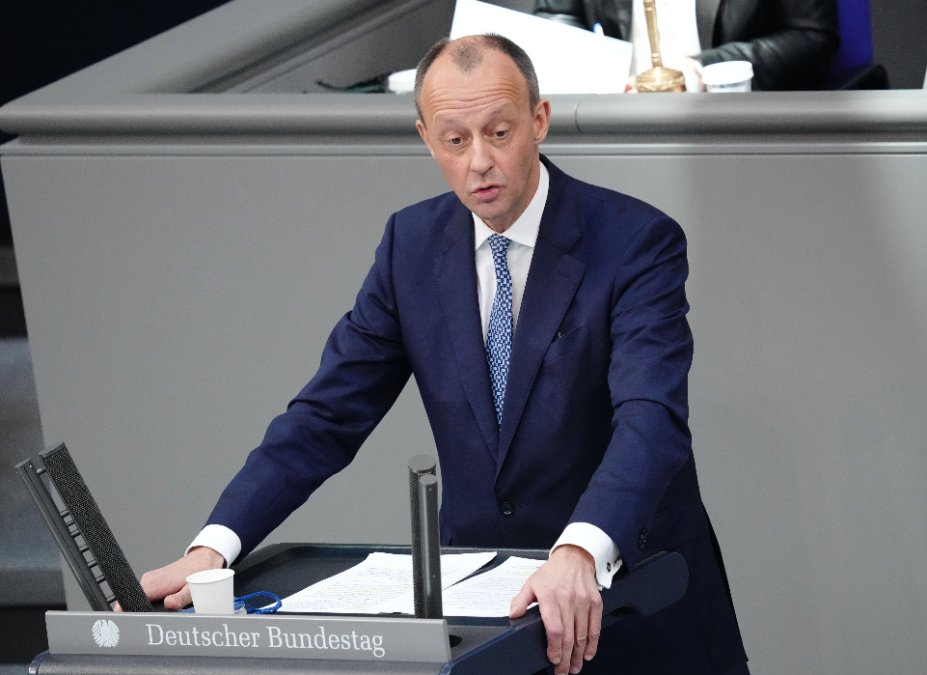 Merz: Weitere militärische Unterstützung der Ukraine kaum noch möglich Merz: Weitere militärische Unterstützung der Ukraine kaum noch möglich