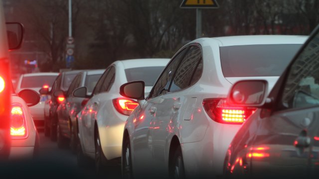 Koblenz: Schwertransport auf B9 liegen geblieben