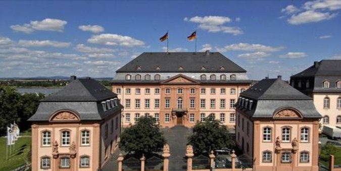 CDU und Freie Wähler: Rechnungshof soll Facebook-Werbung prüfen CDU und Freie Wähler: Rechnungshof soll Facebook-Werbung prüfen