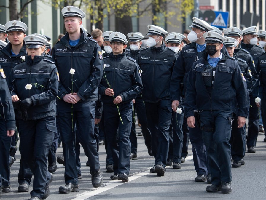 Polizisten gedenken in Mainz ihrer getöteten Kollegen Polizisten gedenken in Mainz ihrer getöteten Kollegen