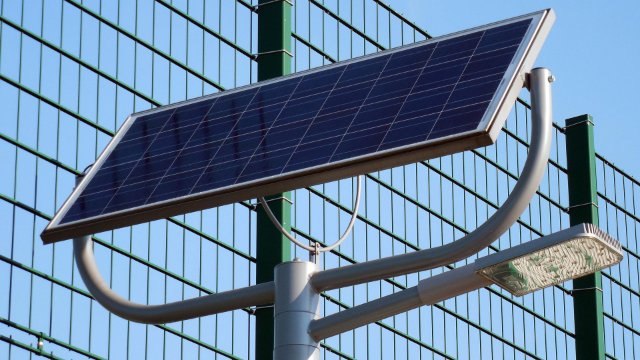 Land prüft Photovoltaikanlagen für städtische Gebäude